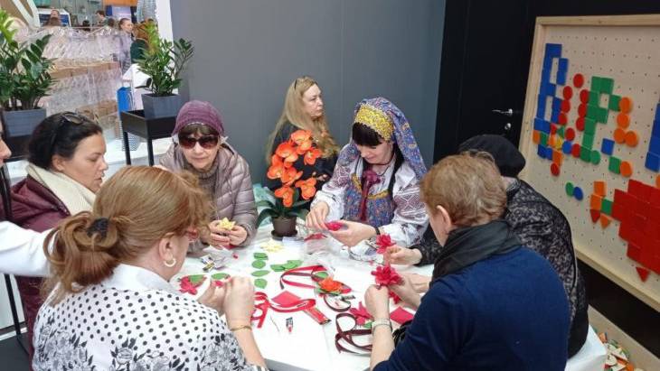 Воронежские мастерицы на выставке-форуме «Россия» зарядили посетителей тёплым весенним настроением 