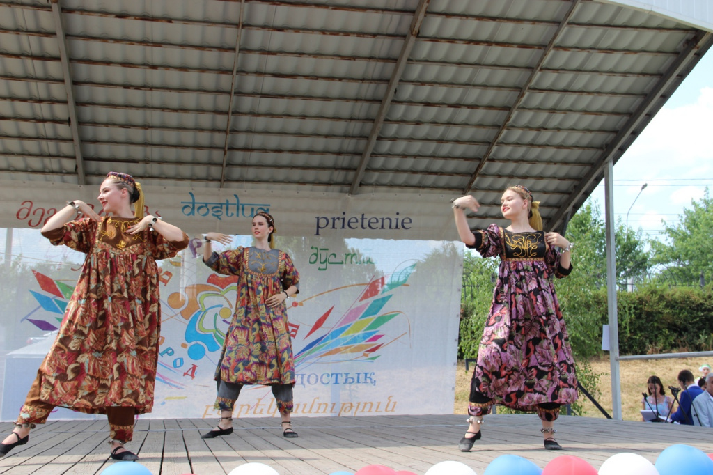 Таджикский танец «ЗАНГ»