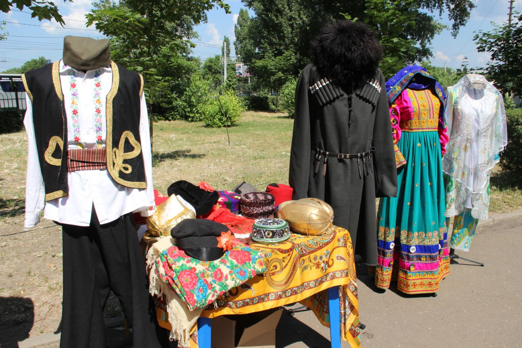 На празднике были представлены различные костюмы национальных диаспор Воронежской обласи