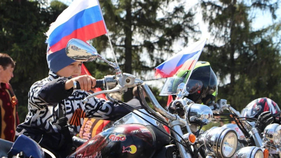 Воронежцы и луганчане совершили мотопробег по боевому пути бригад Кантемировской танковой дивизии