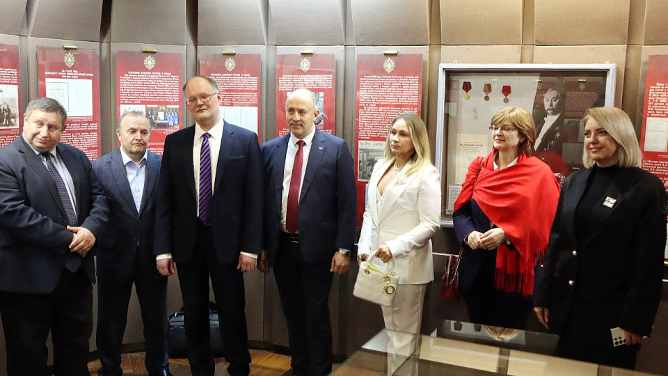 В Воронеже открылась выставка в честь князя А.Б. Лобанова-Ростовского В Воронеже открылась выставка в честь князя А.Б. Лобанова-Ростовского