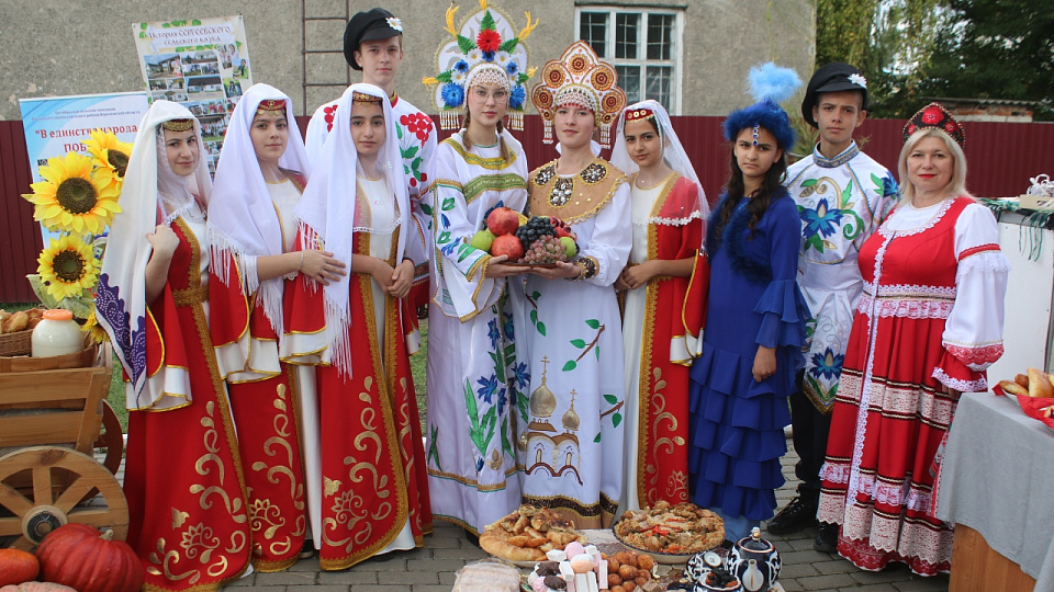 Когда пир, тогда и песни