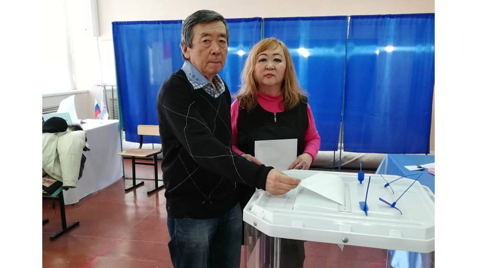 Лидеры воронежских корейцев проголосовали на выборах Президента РФ