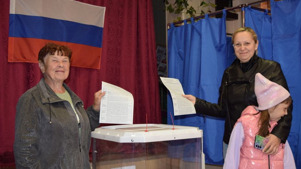 Переселенцы из Узбекистана впервые проголосовали на выборах Губернатора