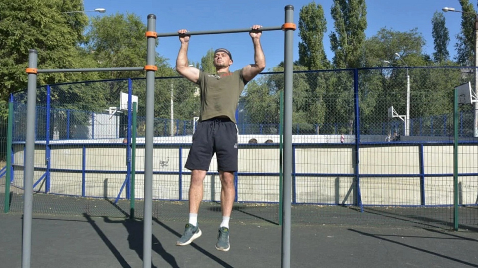 В Воронежской области молодой врач установил мировой рекорд по подтягиваниям