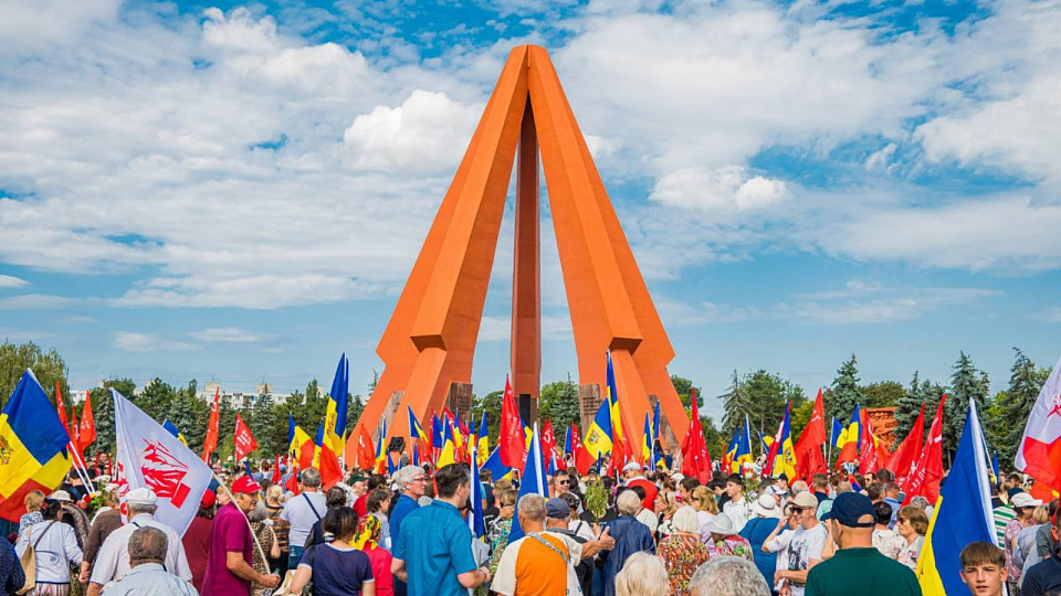 В Воронеже молдаване отметили годовщину победоносной Ясско-Кишинёвской операции