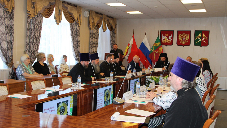 В Таловой обсудили роль традиционных духовно-нравственных ценностей в воспитании молодёжи