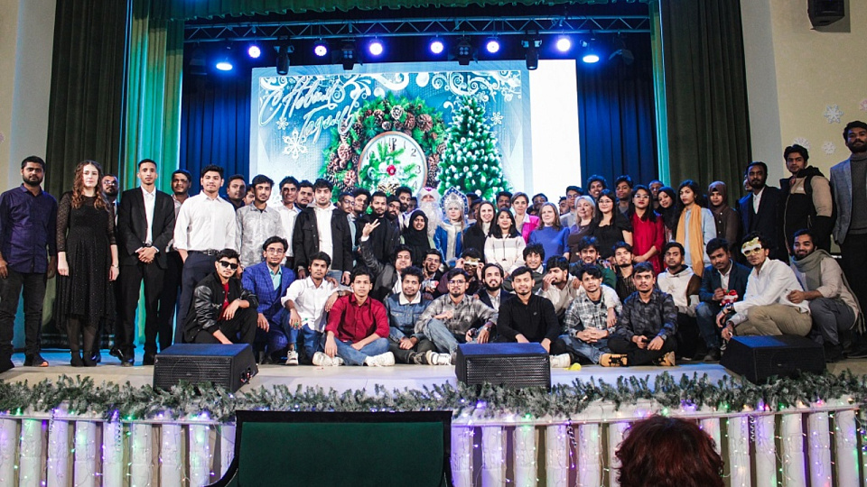 В Воронеже иностранные студенты встречают Новый год «Щелкунчиком» и русскими песнями