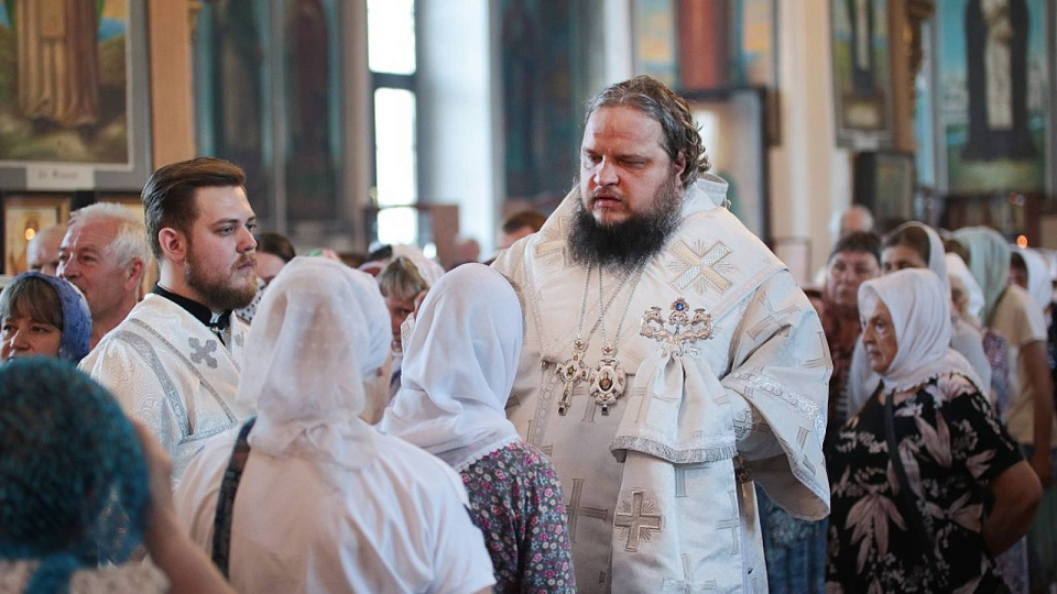 Православные христиане празднуют Вознесение Господне