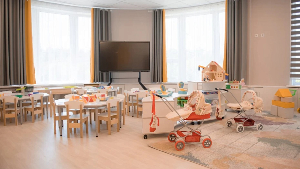 В Воронежской области работает более 8 тысяч воспитателей