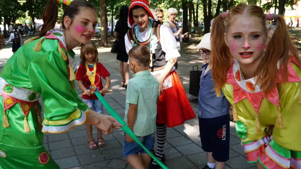 Воронежцы узнали июльскую программу проекта «Библиотека в парке»