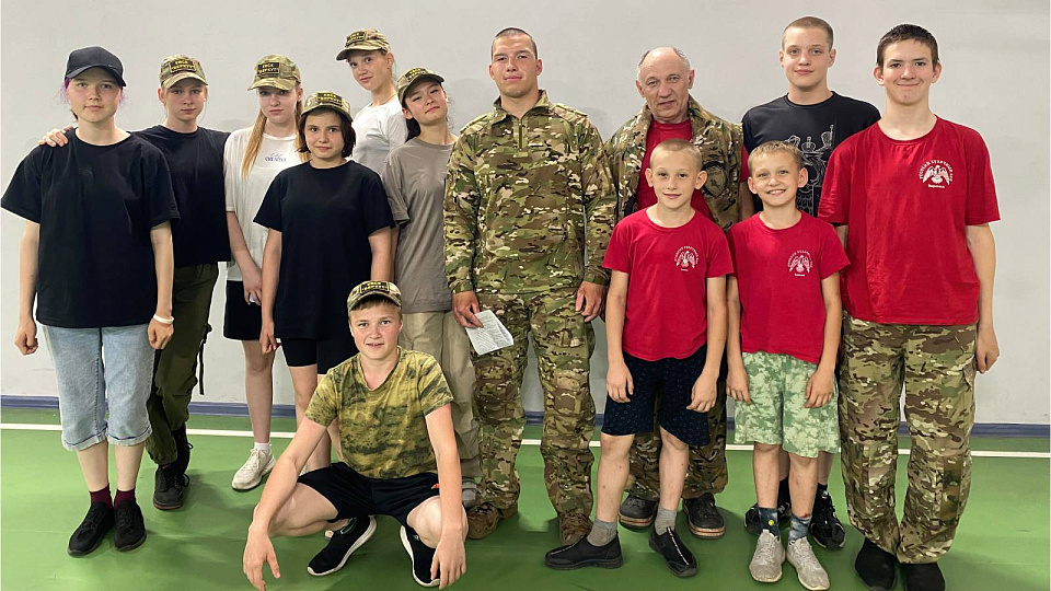 С такими казаками можно и в разведку!   