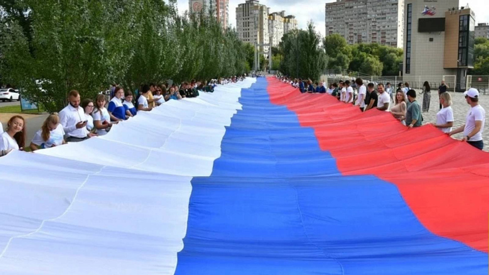 Губернатор поздравил жителей Воронежской области с Днём России