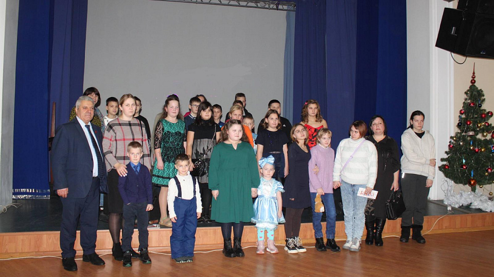 В Воронеже Национальная палата поздравила детей с Новым годом
