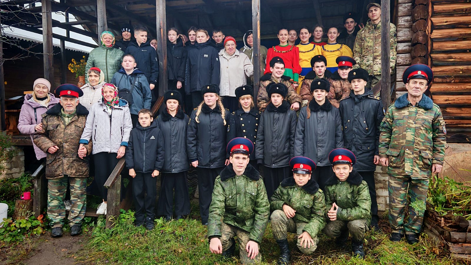 В Хохольском районе кадетам рассказали об истории села Борщево