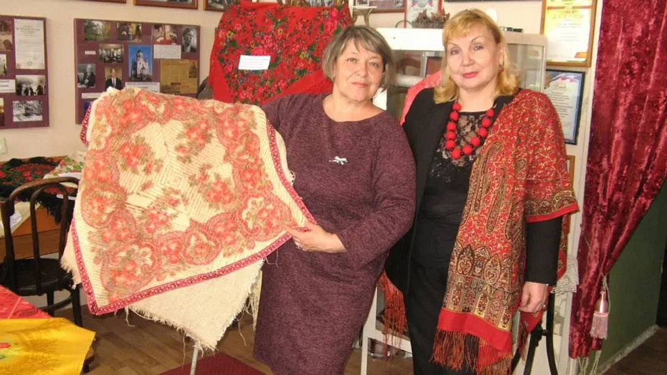 Воронежцам расскажут об истории возникновения платков и шалей