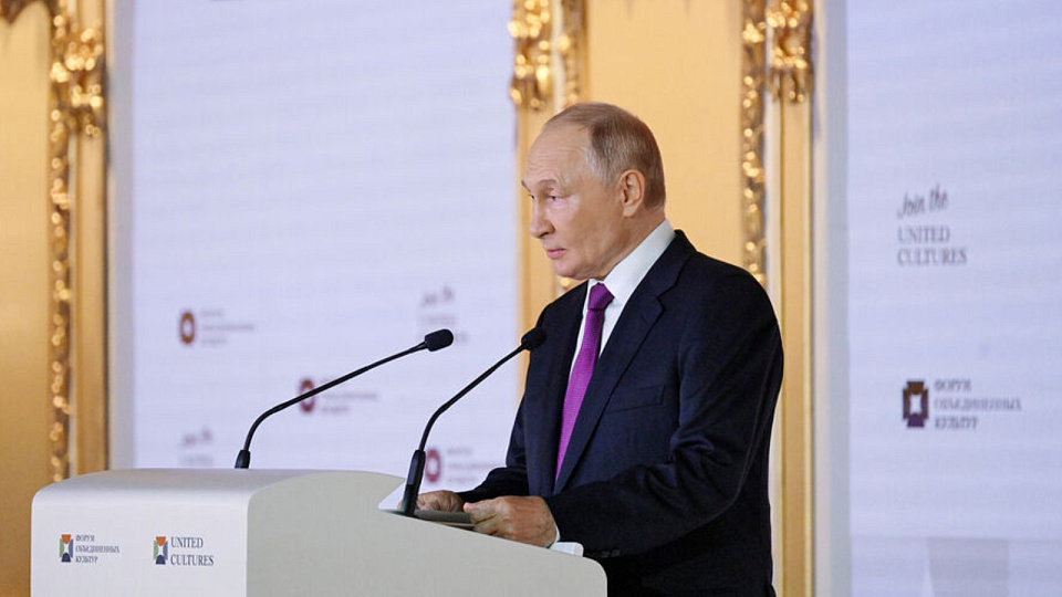 Владимир Путин: «Национальная культура может развиваться только во взаимодействии с другими культурами»