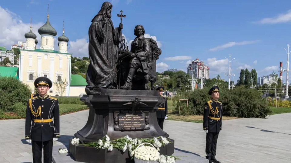 Святителю Митрофану.     От благодарных потомков