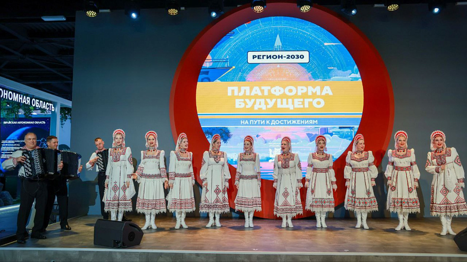 «Воронежские девчата» покорили зрителей на выставке «Регион-2030. Платформа Будущего»