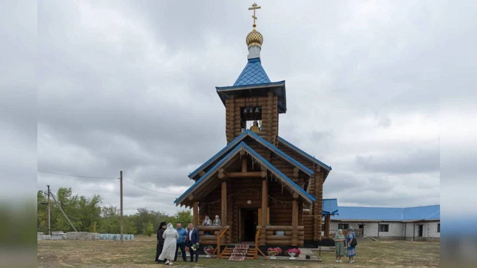 В Верхнем Мамоне освятили храм Успения Пресвятой Богородицы