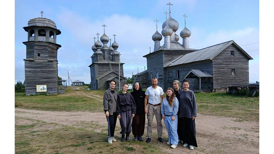 Воронежские студенты помогают сохранять уникальные деревянные храмы Русского Севера