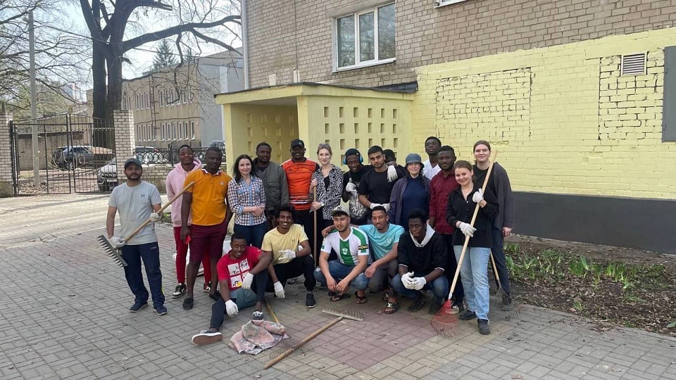 Воронежские студенты вышли на субботники