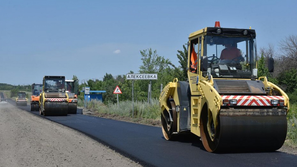 В подшефных районах ЛНР восстановят 36 км дороги