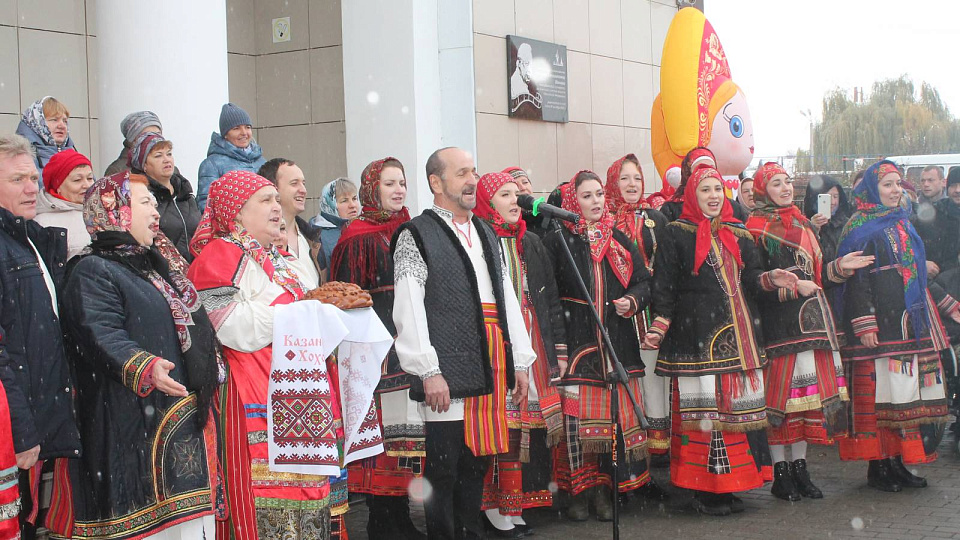 Угощали ухой и ароматным чаем