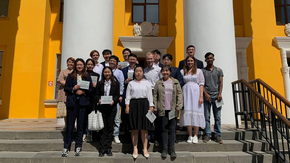 В Воронеже китайским студентам вручили сертификаты об успешном обучении русскому языку