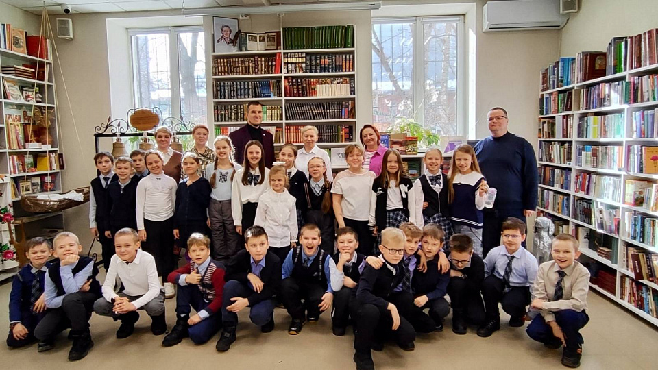 Воронежские школьники встретились с настоящим богатырём