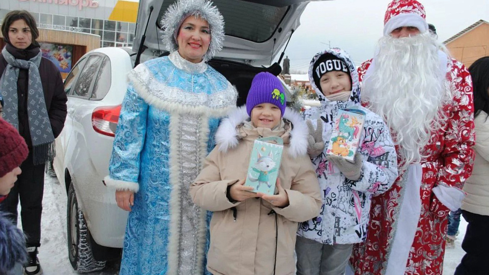 В Бутурлиновке склад Центра «Искусство Жить» провёл сказочное представление для детей